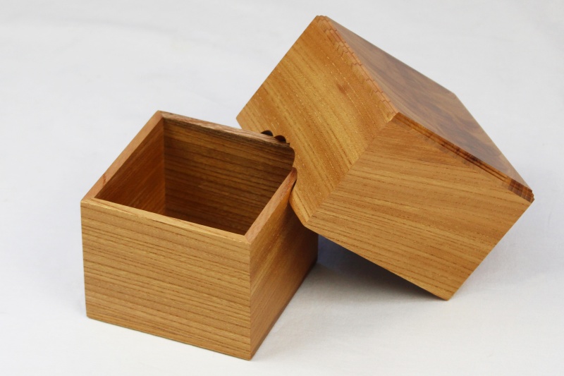 駒箱 ケヤキ杢（木地） 面取り 23Z211 